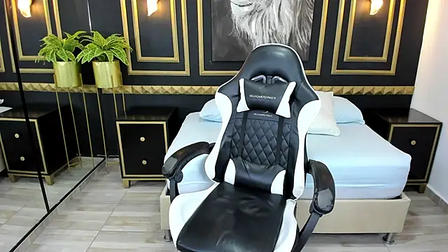 tiffanny doll  online show from March 11, 9:13 am