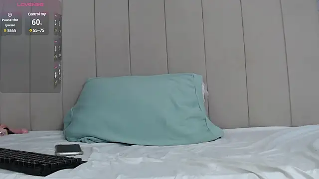 Snapshot of erickblaze_wm chatting on February 10, 1:01 pm erickblaze wm online show from February 10, 1:01 pm