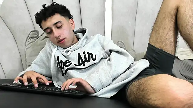 Snapshot of erickblaze_wm chatting on February 18, 4:16 pm erickblaze wm online show from February 18, 4:16 pm