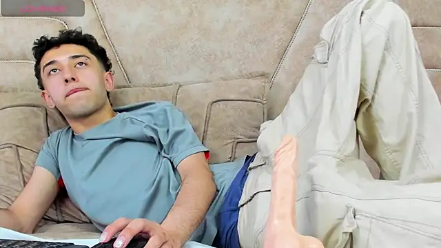 Snapshot of erickblaze_wm chatting on February 19, 5:06 pm erickblaze wm online show from February 19, 5:06 pm