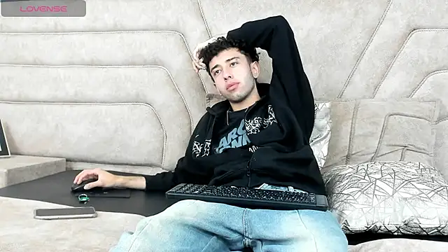 Snapshot of erickblaze_wm chatting on March 7, 1:51 pm erickblaze wm online show from March 7, 1:51 pm