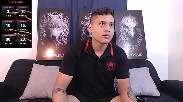 Snapshot of JohanSmith chatting on February 12, 9:11 pm JohanSmith online show from February 12, 9:11 pm