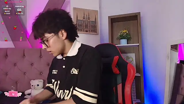 PepperTwink online show from April 18, 4:11 pm