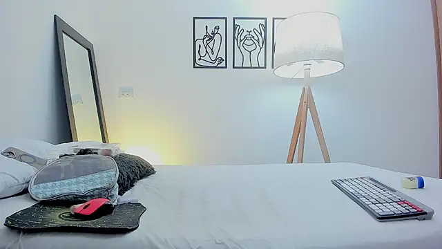 Snapshot of andrea_cherryy chatting on February 3, 11:48 am andrea cherryy online show from February 3, 11:48 am