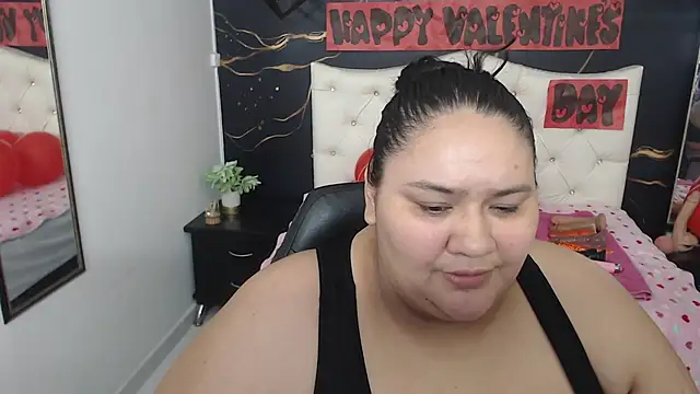 Snapshot of Aaliyah11 chatting on February 15, 2:47 am Aaliyah11 online show from February 15, 2:47 am