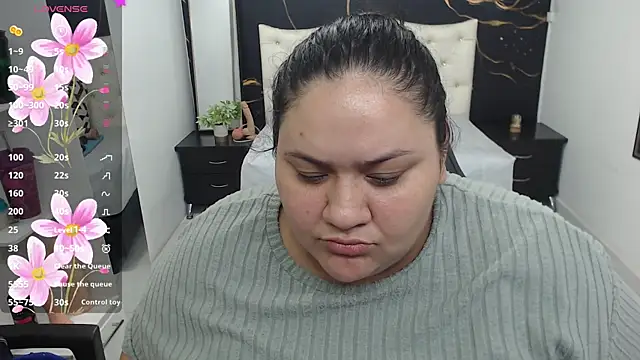 Snapshot of Aaliyah11 chatting on March 15, 2:24 am Aaliyah11 online show from March 15, 2:24 am