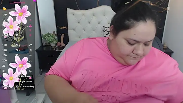 Snapshot of Aaliyah11 chatting on March 20, 3:02 am Aaliyah11 online show from March 20, 3:02 am