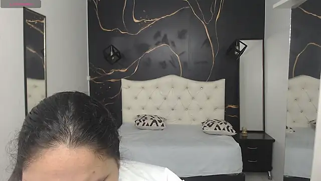 Snapshot of Aaliyah11 chatting on September 23, 10:46 pm Aaliyah11 online show from September 23, 10:46 pm