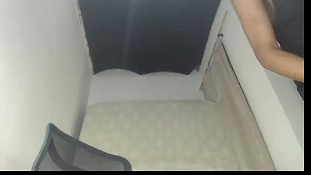 Snapshot of lolplipiwg chatting on January 5, 9:51 pm lolplipiwg online show from January 5, 9:51 pm