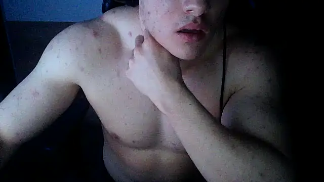 kissspls online show from March 7, 2:15 am