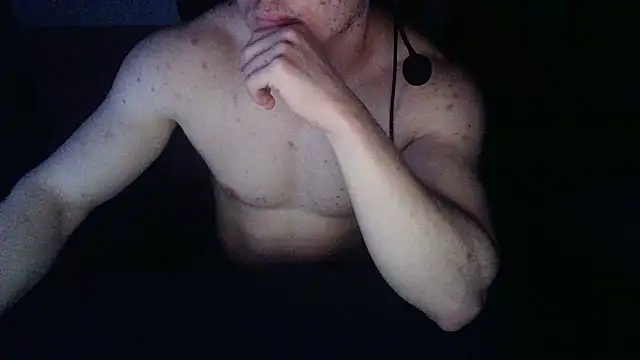 kissspls online show from March 8, 8:14 pm