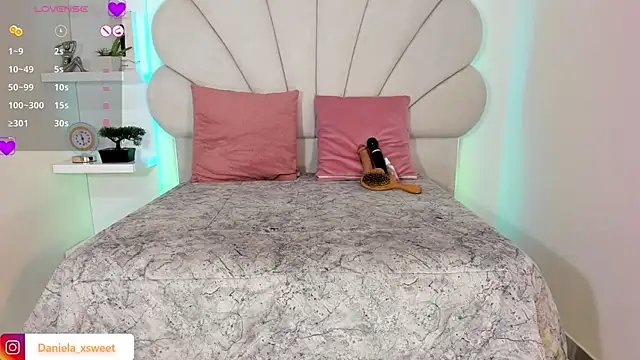 Danielaangelina online show from May 23, 6:29 am