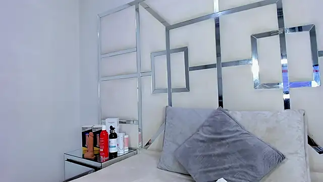 ZoeWan69 online show from October 20, 2:56 am