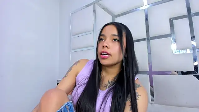 ZoeWan69 online show from November 2, 12:40 pm