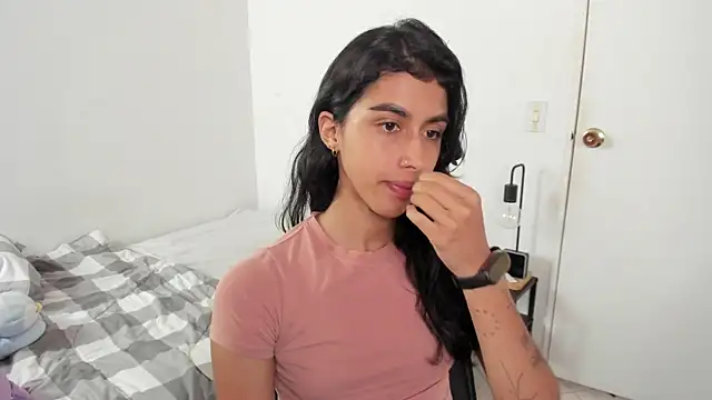 Snapshot of Mazikeen__18 chatting on June 26, 12:42 pm Mazikeen 18 online show from June 26, 12:42 pm