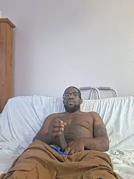 Snapshot of BigDMann40 chatting on July 5, 10:17 pm BigDMann40 online show from July 5, 10:17 pm