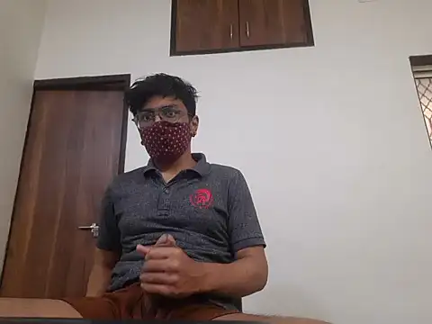 Snapshot of kk77102 chatting on February 25, 9:53 am kk77102 online show from February 25, 9:53 am