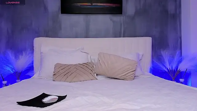 Ivy Ann online show from March 15, 8:48 am