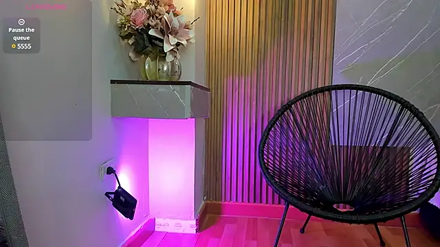 ariana jhonson1 online show from February 18, 12:39 pm