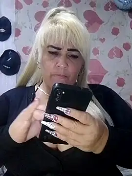 BonniAdams online show from October 5, 4:33 am