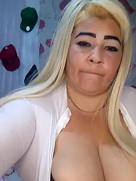 BonniAdams online show from November 4, 9:47 pm