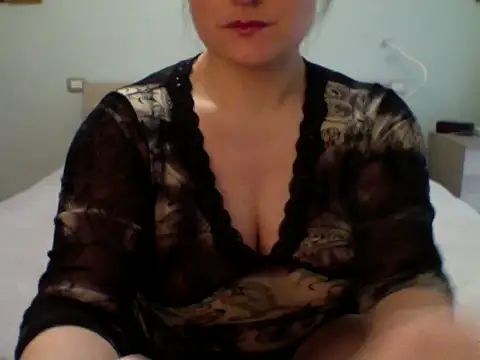 Snapshot of PrincessEileen89 chatting on February 13, 1:26 pm PrincessEileen89 online show from February 13, 1:26 pm