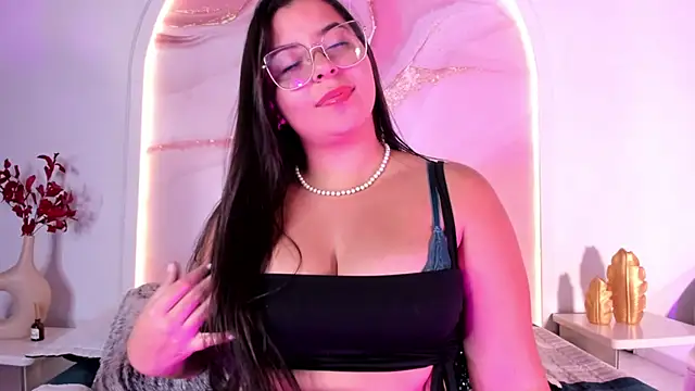 Sofii Lopezz online show from February 8, 5:50 pm