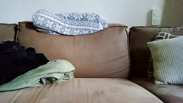 Snapshot of pietjepuk1310 chatting on February 18, 2:16 pm pietjepuk1310 online show from February 18, 2:16 pm