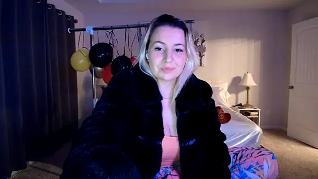Snapshot of kaliii_jones chatting on May 26, 10:00 am kaliii jones online show from May 26, 10:00 am