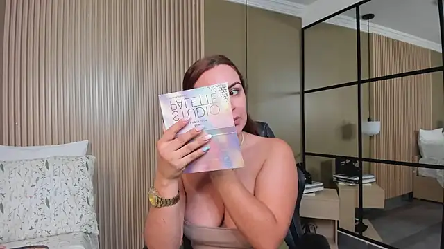 Snapshot of JessyCream chatting on February 21, 5:58 pm JessyCream online show from February 21, 5:58 pm