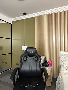 Snapshot of JessyCream chatting on February 26, 1:32 pm JessyCream online show from February 26, 1:32 pm