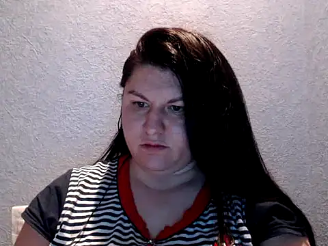 KiraSwee online show from March 11, 6:30 pm