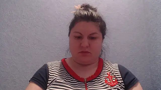 KiraSwee online show from January 8, 5:15 pm