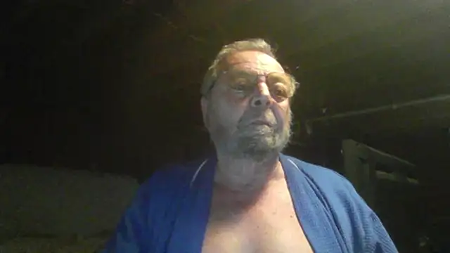 Snapshot of mercuryice chatting on April 4, 2:25 pm mercuryice online show from April 4, 2:25 pm