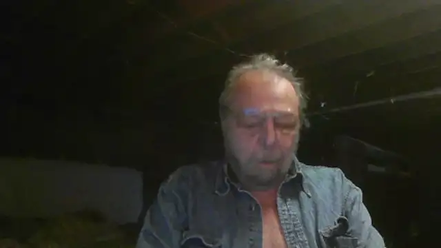 Snapshot of mercuryice chatting on April 14, 2:45 pm mercuryice online show from April 14, 2:45 pm
