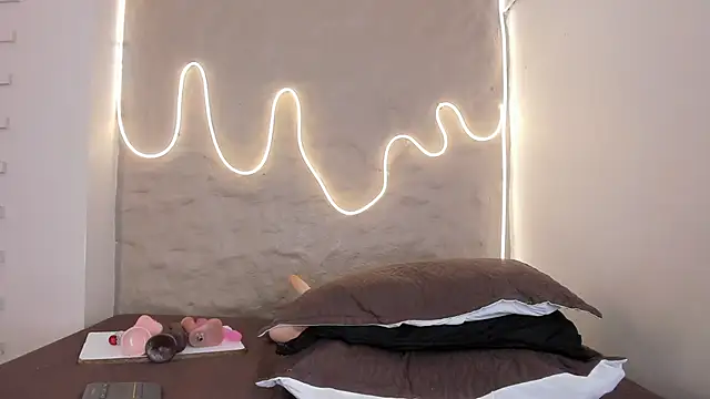 Demy Ruiz online show from October 8, 3:04 am