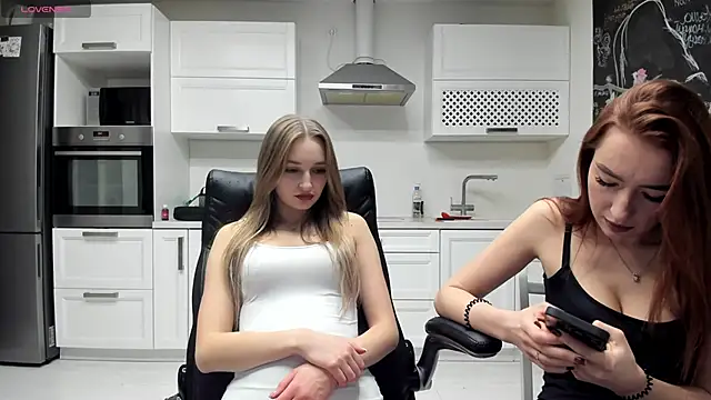 lisenok online show from December 4, 2:48 pm