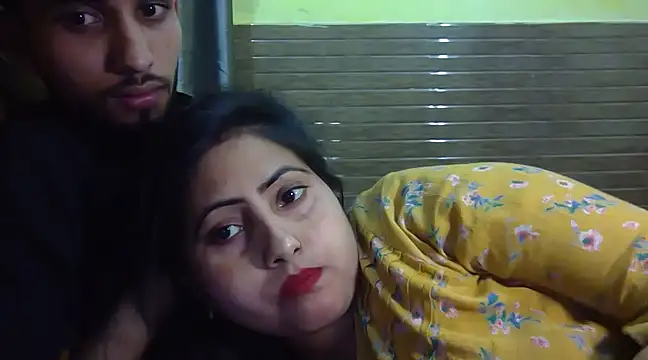 Snapshot of Queen_Couple chatting on February 15, 4:34 pm Queen Couple online show from February 15, 4:34 pm