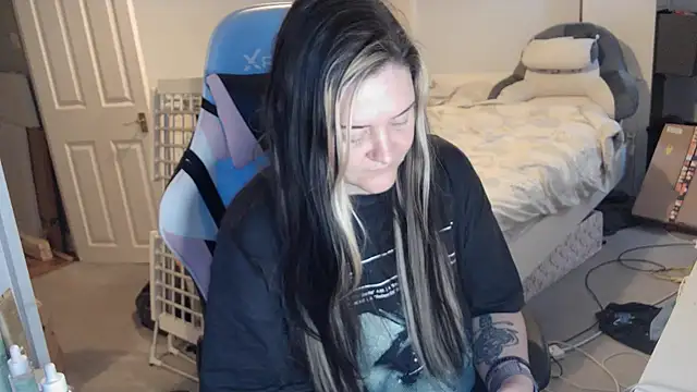 AureliaXOX online show from March 7, 10:35 am