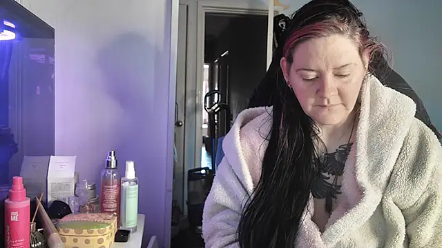 AureliaXOX online show from November 17, 9:04 am