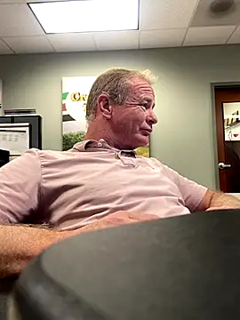 hintly online show from December 4, 9:34 pm