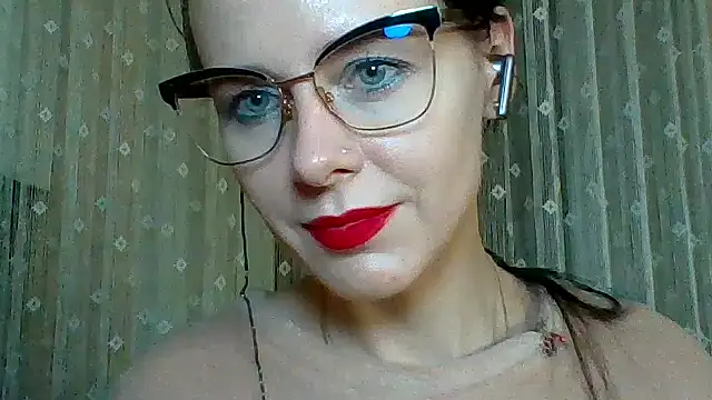 LuminousLady online show from March 20, 12:40 am