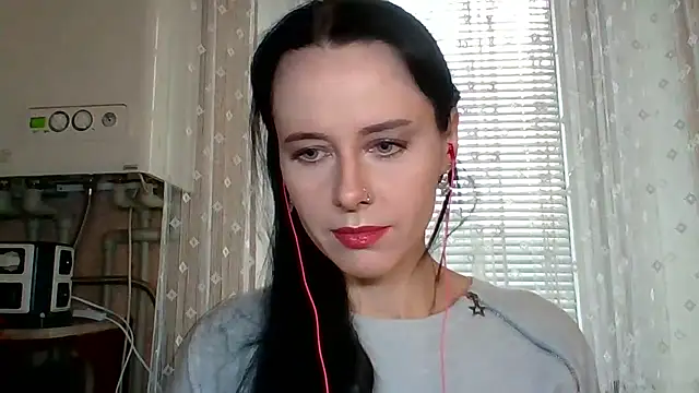 LuminousLady online show from October 3, 1:30 pm