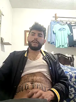 Snapshot of dickman10 chatting on October 25, 3:58 am dickman10 online show from October 25, 3:58 am