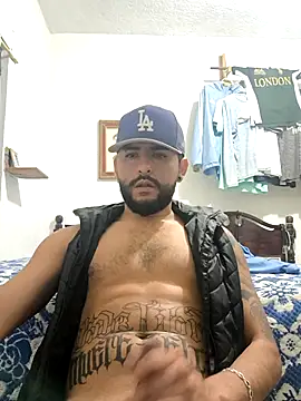 Snapshot of dickman10 chatting on October 30, 4:25 am dickman10 online show from October 30, 4:25 am