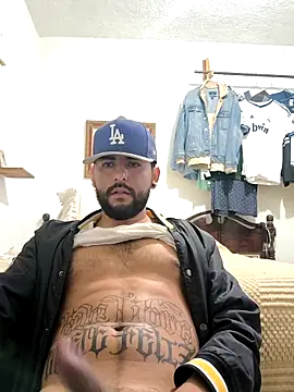 Snapshot of dickman10 chatting on December 5, 4:32 am dickman10 online show from December 5, 4:32 am