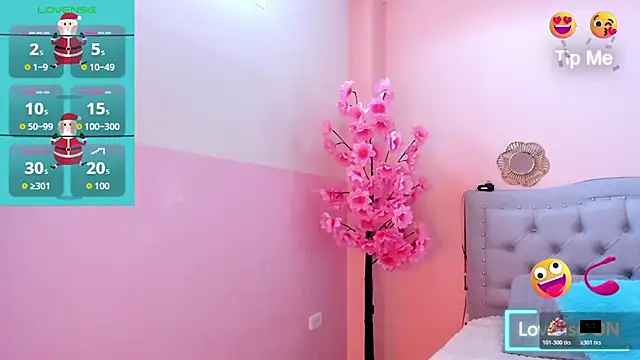 Snapshot of littletammy4u_ chatting on December 15, 12:20 pm littletammy4u online show from December 15, 12:20 pm