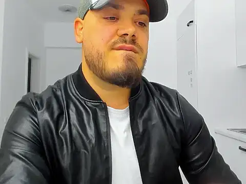 Snapshot of ZackMasterss chatting on October 22, 7:35 pm ZackMasterss online show from October 22, 7:35 pm