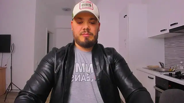 Snapshot of ZackMasterss chatting on December 22, 7:11 pm ZackMasterss online show from December 22, 7:11 pm