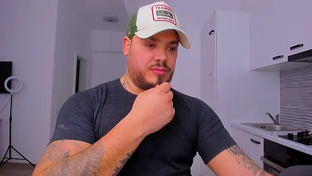 Snapshot of ZackMasterss chatting on January 8, 11:18 pm ZackMasterss online show from January 8, 11:18 pm